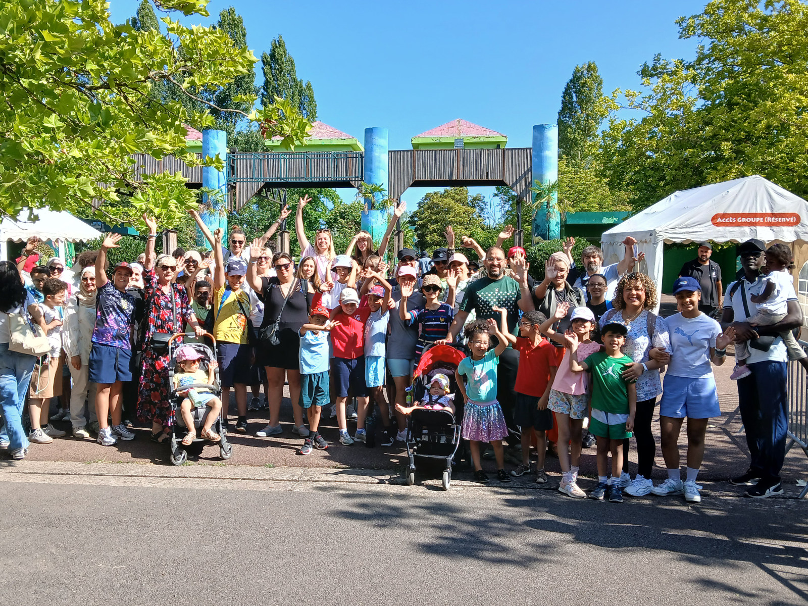 Groupe de familles du Centre Social lors d’une sortie à Walygator