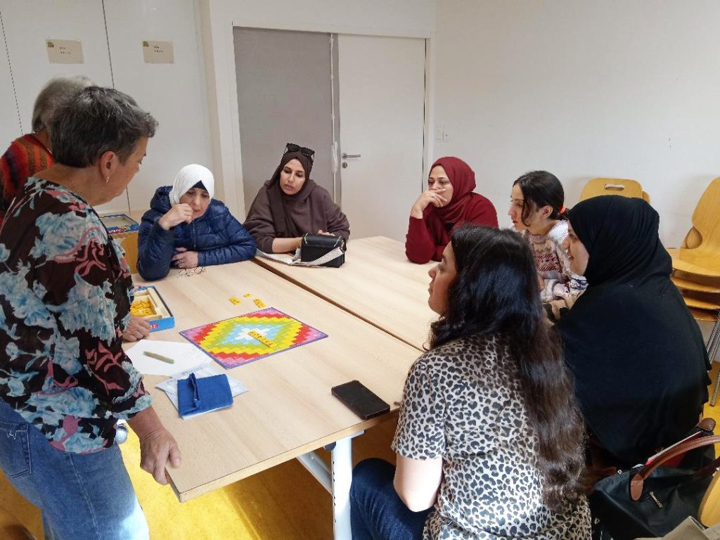Jouer pour apprendre le français : une première rencontre conviviale